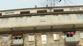 Experimente arhitecturale la Botanica. Deasupra unui bloc cu patru etaje se construieşte o mansardă cu două niveluri